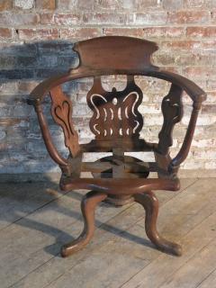 Italian late Baroque 18th Century Walnut Swivel or Desk Chair of rare form - 906236