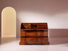 Italian walnut bureau with writing surface tuscan cabinetmaking mid 1700s - 4013050