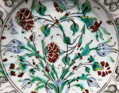 Iznik Shallow Bowl or Charger Ottoman Turkey circa 1620 - 4414046