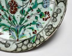 Iznik Shallow Bowl or Charger Ottoman Turkey circa 1620 - 4414057