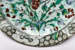 Iznik Shallow Bowl or Charger Ottoman Turkey circa 1620 - 4414058