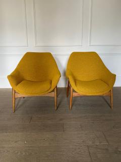 J lia Gaubek Pair of Yellow Mid Century Modern Armchairs by Julia Gaubek - 3225132