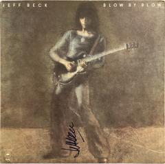 JEFF BECK BLOW BY BLOW AUTOGRAPHED ALBUM - 4010445