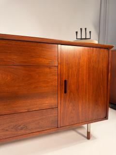 Jack Cartwright Jack Cartwright Walnut Credenza for Founders - 4324741