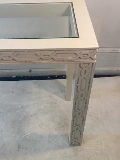 James Mont WHITE CHINOISERIE STYLE CONSOLE TABLE IN THE MANNER OF JAMES MONT - 2419531
