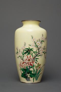 Japanese Cloisonn Vase with Floral Motif - 4752037