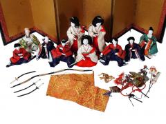 Japanese Doll Set With Screen And Other Pieces - 4202536