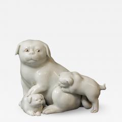 Japanese Edo Period Hirado Porcelain Sculpture of Mother and Puppies - 1985832