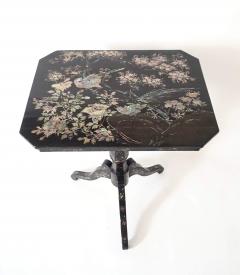 Japanese Export Lacquer and Abalone Inlaid Tilt Top Stand Nagasaki circa 1840 - 3842846