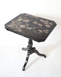 Japanese Export Lacquer and Abalone Inlaid Tilt Top Stand Nagasaki circa 1840 - 3842847