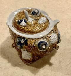 Japanese Meiji Covered Bowl in the Form of Conch Shell with Barnacles - 1647055