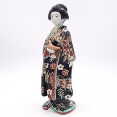 Japanese Porcelain Imari Courtesan with Dove Late 19th Century circa 1880 - 2804983