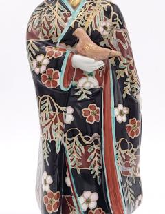 Japanese Porcelain Imari Courtesan with Dove Late 19th Century circa 1880 - 2804986