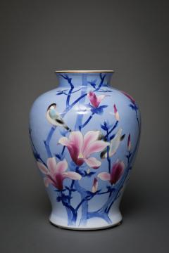 Japanese Porcelain Studio Art Vase - 825001