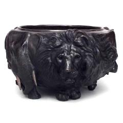 Japanese Style Bronze jardiniere with Animal Heads - 4642264