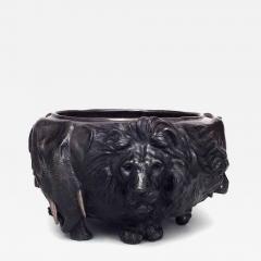 Japanese Style Bronze jardiniere with Animal Heads - 4642271