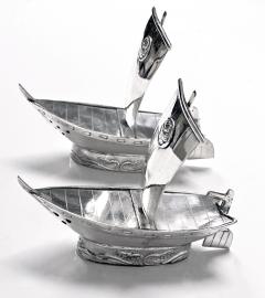 Japanese sterling silver salt and pepper in the form of sailing ships C 1950  - 3265204