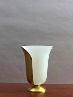 Jean Perzel Fine French 1950s Satin Brass and White Craquel Glass Table Lamp by Perzel - 1233055