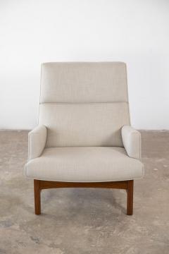 Jens Risom Jen Risom Floating Lounge Chairs in Walnut Cradle Frames with Linen Upholstery - 3226704
