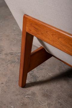 Jens Risom Jens Risom Armless Settee in Walnut Cradle Frame with Linen Upholstery 1960s - 4743020