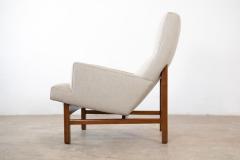 Jens Risom Jens Risom Floating Lounge Chair in Walnut Cradle Frame with Linen Upholstery - 3435344
