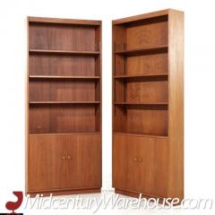 Jens Risom Jens Risom Style Mid Century Walnut Bookcases Pair - 3437018