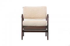 Jens Risom Jens Risom Walnut Lounge Chairs in Ivory Shearling circa 1950s - 1882704