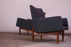 Jens Risom Pair of 1950s Floating Walnut Lounge Chairs by Jens Risom - 1208018