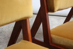 Jens Risom Pair of Jens Risom Low Lounge Chairs Model U 431 in Walnut and Velvet - 893171