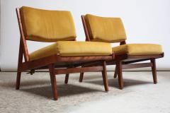 Jens Risom Pair of Jens Risom Low Lounge Chairs Model U 431 in Walnut and Velvet - 893173