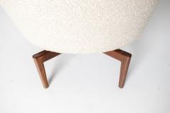 Jens Risom Pair of Jens Risom Swivel Lounge Chairs in Cream Boucl with Walnut Bases - 4586139