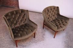 Jens Risom Pair of Jens Risom Walnut Floating Lounge Chairs in Olive Velvet - 1957481