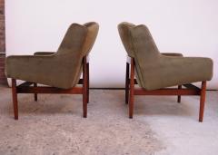 Jens Risom Pair of Jens Risom Walnut Floating Lounge Chairs in Olive Velvet - 1957483