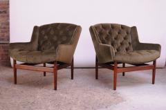 Jens Risom Pair of Jens Risom Walnut Floating Lounge Chairs in Olive Velvet - 1957486