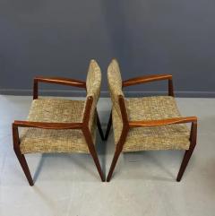 Jens Risom Pair of Mid Century Walnut Armchairs in the Style of Jens Risom - 3871047