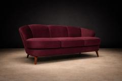 Joaquim Tenreiro Concha Sofa in Plum Mohair Velvet Joaquim Tenreiro Brazil 1960s - 4549181