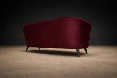 Joaquim Tenreiro Concha Sofa in Plum Mohair Velvet Joaquim Tenreiro Brazil 1960s - 4549187