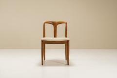 Johannes Andersen Set of Eight Juliane Chairs in Teak by Johannes Andersen Denmark 1965 - 3014567