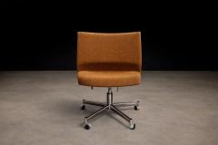 Jorge Zalszupin Low Commander Swivel Armchair by Jorge Zalszupin Bronze Chenille and Aluminum - 4524921