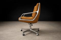 Jorge Zalszupin Low Commander Swivel Armchair by Jorge Zalszupin Bronze Chenille and Aluminum - 4524924