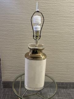 Karl Springer MODERN LUCITE AND BRASS TESELLATED BONE LAMP IN THE MANNER OF KARL SPRINGER - 3430883