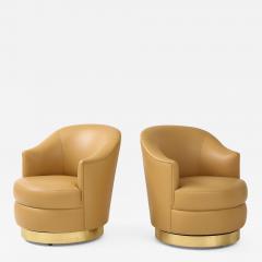 Karl Springer Pair of Swivel Chairs in Camel Leather and Brass - 2139193