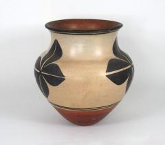 Kewa formerly Santo Domingo jar attributed to one of the Aguilar sisters - 1319176