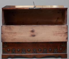 Korean Blanket Chest - 4386427