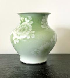 Kozan Makuzu Japanese Ceramic Vase by Makuzu Kozan - 4802581