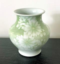 Kozan Makuzu Japanese Ceramic Vase by Makuzu Kozan - 4802582