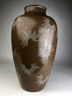 Kozan Makuzu Rare Large Vase with White Slip Inlay Makuzu Kozan Meiji Period - 1164879