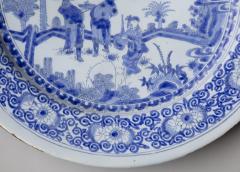 LARGE LATE 17TH CENTURY CIRCULAR FAIENCE CHARGER - 4388119