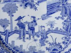 LARGE LATE 17TH CENTURY CIRCULAR FAIENCE CHARGER - 4388120