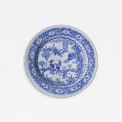 LARGE LATE 17TH CENTURY CIRCULAR FAIENCE CHARGER - 4389222